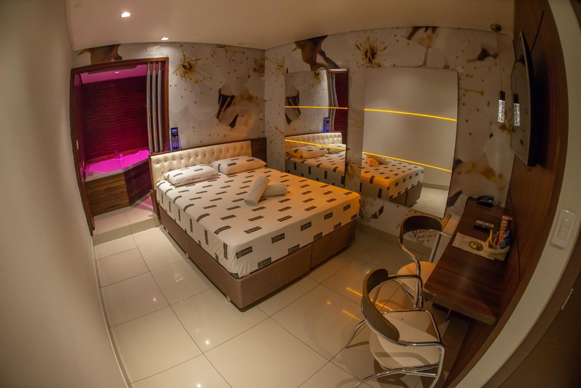 Manhattan Motel (Adults Only) Porto Alegre Exterior photo